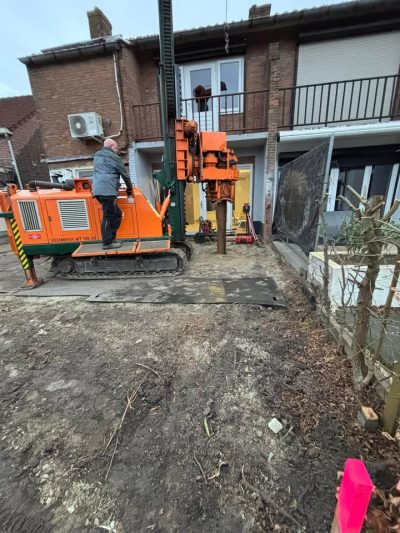 1e paal uitbreiding Woning Klundert